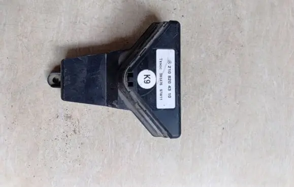 Mercedes-Benz E W210 Other control units/modules 2108204310