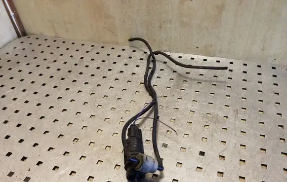 Audi A4 S4 B6 8E 8H Windscreen/windshield washer pump