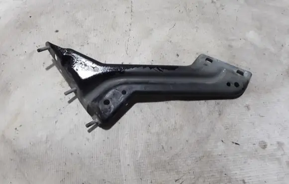 Audi Q5 SQ5 Fender mounting bracket 8R0821136