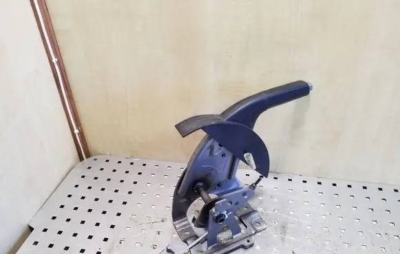 Nissan Qashqai+2 Handbrake/parking brake lever assembly