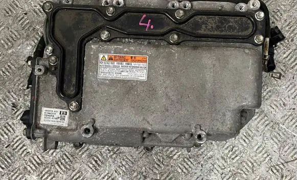 Toyota Prius+ (ZVW40) Voltage converter inverter G920047162 2ZR HAMU4079754