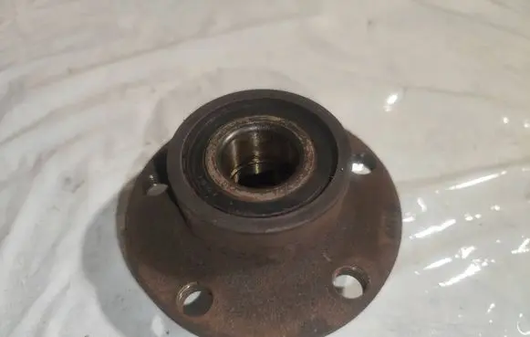 Skoda Fabia Mk1 (6Y) Front wheel bearing hub U3002826 F-80119120
