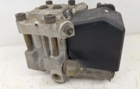 Volkswagen Transporter - Caravelle T4 ABS Pump 701614111 564200081 0265201037