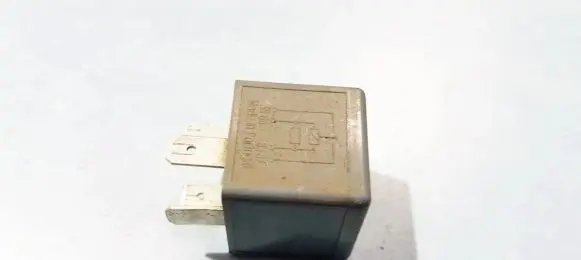 Audi A6 S6 C5 4B Other relay 8D0951253A