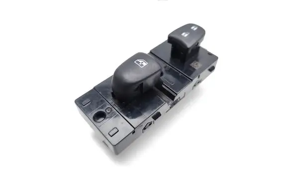 Nissan Qashqai Electric window control switch