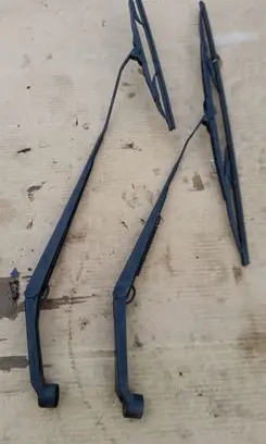 Suzuki Celerio Front wiper blade arm