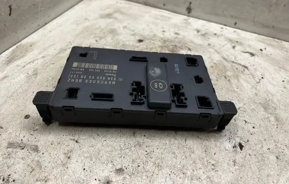 Mercedes-Benz Vito Viano W639 Door control unit/module 6398200026