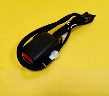 Toyota Yaris Front seatbelt buckle 