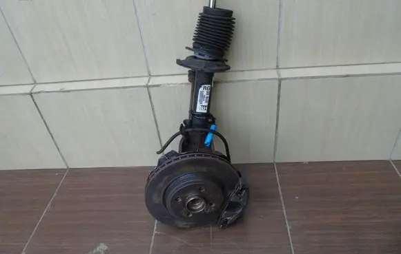 Mini One - Cooper R50 - 53 Front wheel hub spindle knuckle