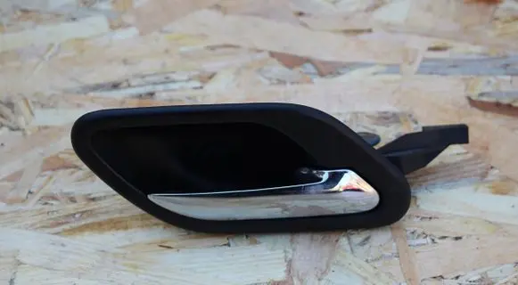 BMW 7 E38 Loading door exterior handle/bracket 8125514