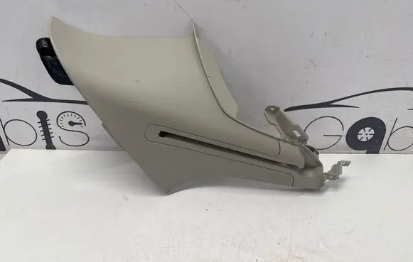 Volvo XC60 (D)pillar trim (top) 31425703