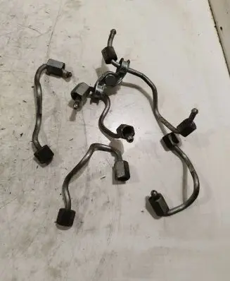 Toyota Yaris Fuel injector supply line/pipe 