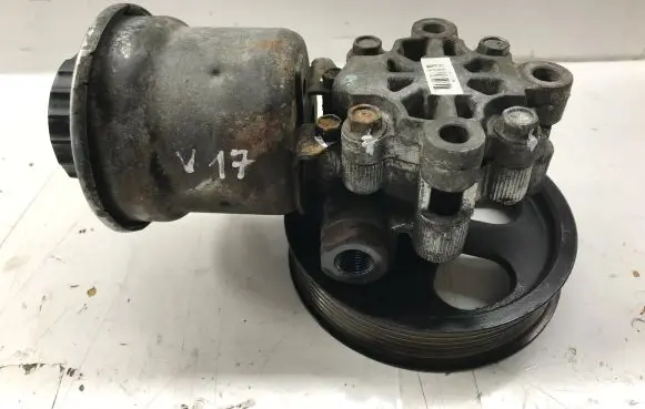 Toyota Corolla Verso AR10 Power steering pump 4431005120
