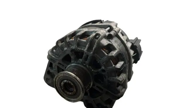 Nissan X-Trail T32 Generator/alternator 231004742R 2714141B FG18T173
