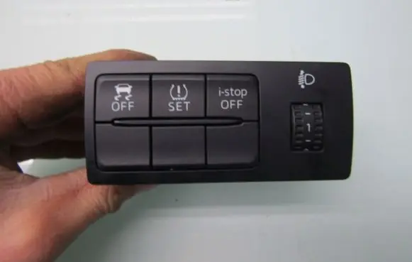 Mazda 2 Other switches/knobs/shifts D13K66170