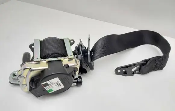 Mercedes-Benz C W205 Front seatbelt R2302LLA 635374900A 95R0000