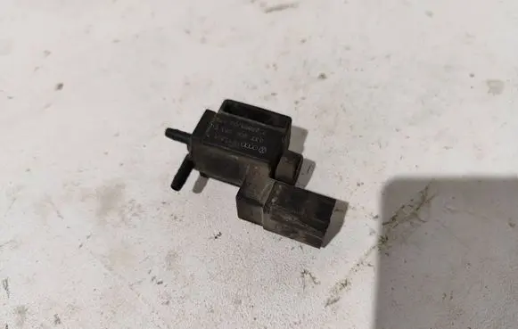 Audi A6 S6 C6 4F Turbo solenoid valve 037906283C 01T221 72288000