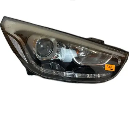 Hyundai ix35 Headlight/headlamp 921022S