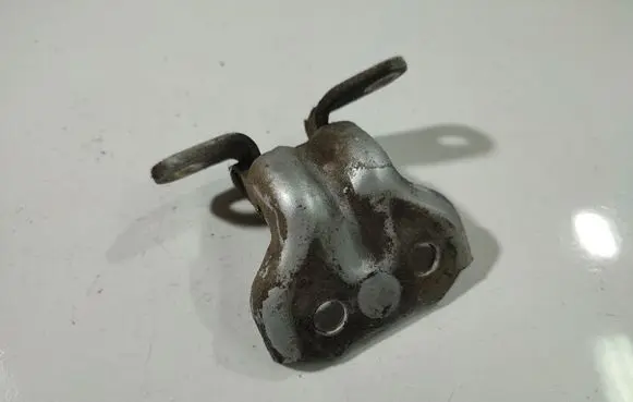 KIA Sorento Rear door lower hinge 