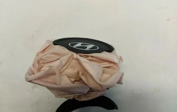 Hyundai Bayon Steering wheel airbag 80100-q0000