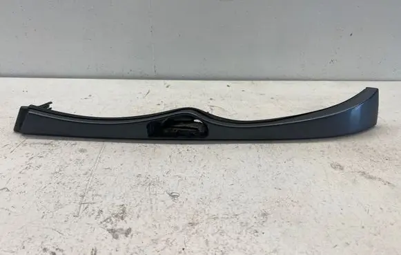 BMW 3 E46 Under headlight/headlamp trim 114609