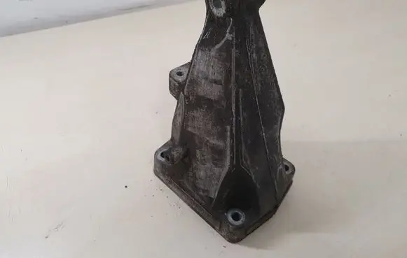 Mercedes-Benz Vito Viano W639 Engine mounting bracket A6462230804