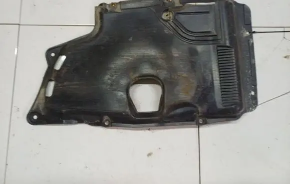 Toyota Corolla Verso AR10 Engine splash shield/under tray