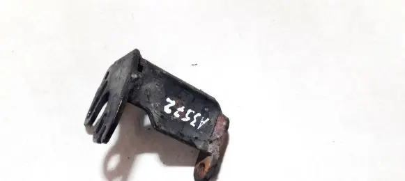 Mitsubishi Lancer Engine mounting bracket
