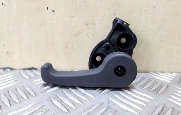 Hyundai i40 Engine bonnet (hood) release handle