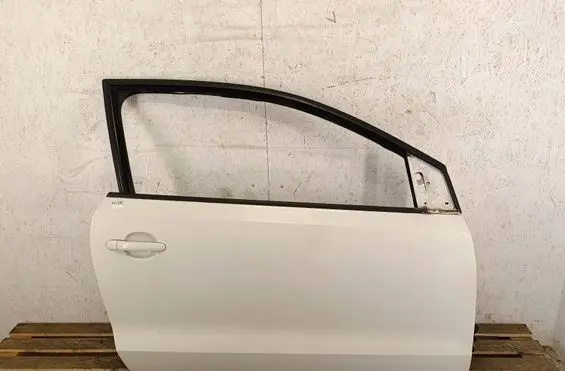 Volkswagen Polo V 6R Front door