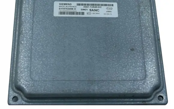 Ford Focus Engine control unit/module S118763006D 4S6112A650KC 9ANC