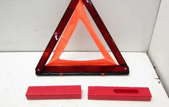 Audi A4 S4 B9 Emergency warning sign 27R034006