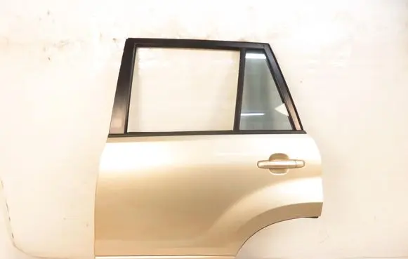 Suzuki Grand Vitara II Rear door