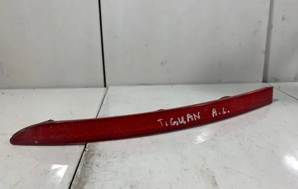 Volkswagen Tiguan Rear tail light reflector 5N0945106