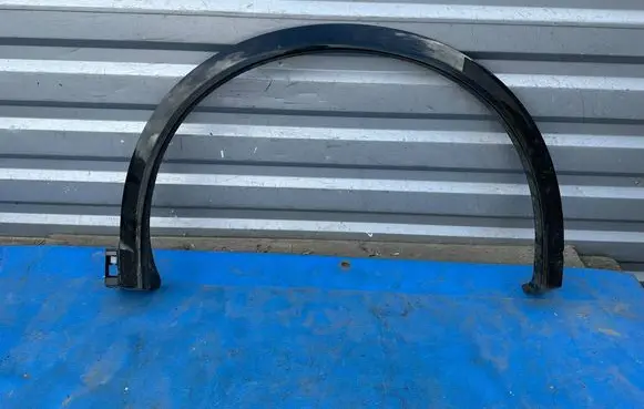 Volkswagen Tiguan Front arch trim 571853718A