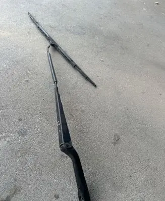 Volkswagen II LT Windshield/front glass wiper blade 2D1955407