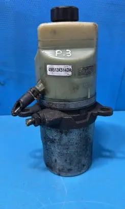Ford Focus Power steering pump 4M513K514DA