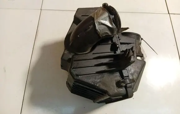 Mazda 3 II Air filter box R2AJ13E0