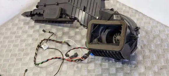 Mercedes-Benz Sprinter W901 W902 W903 W904 Interior heater climate box assembly A9068302761 2E0819005B T8208001