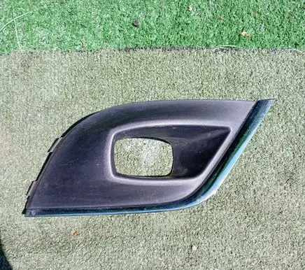 Renault Clio IV Front bumper lower grill 261A24028R