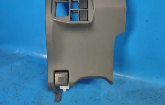 Toyota Prius (XW30) Radio/GPS head unit trim 5548047020