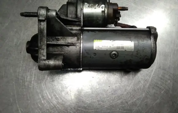 Renault Laguna II Starter motor D7R49 8200331251