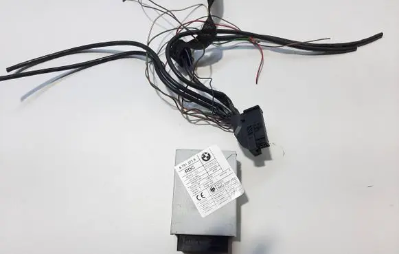 BMW 7 E38 Tire pressure control unit 67513719