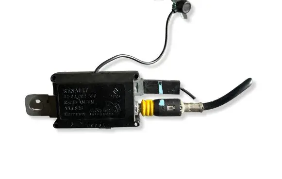 Renault Laguna II Aerial antenna amplifier 8200002590