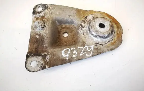 Skoda Superb B5 (3U) Engine mounting bracket 8d0399541