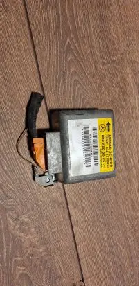 Mercedes-Benz C W203 Airbag control unit/module 0008208026