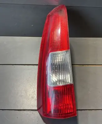 Volvo V70 Rear/tail lights 9154493