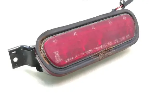 KIA Sorento Third/center stoplight 927003E0