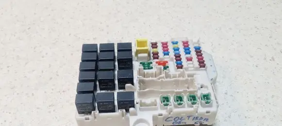 Mitsubishi Colt Fuse module MN108320 1791H0A1 4L07