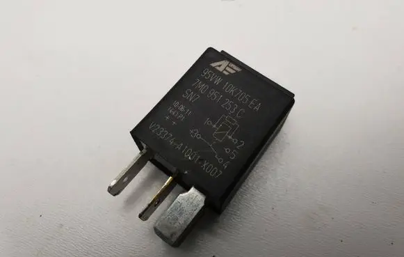 Volkswagen Golf Plus Other relay 7M0951253C 95VW10K705EA